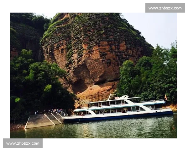 5000 跑者逐梦泰宁:丹霞赛道上的速度与诗意 5000 跑者逐梦泰宁:丹霞赛道上的速度与诗意